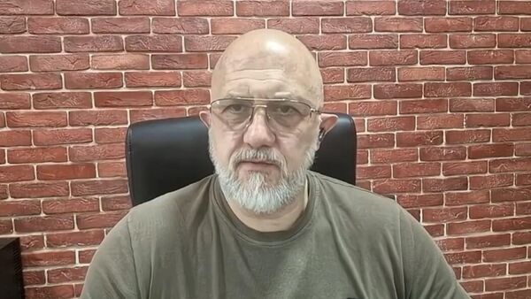Михайлов: почему Латвия выглядит нелепо со своими зубами дракона на границе - Sputnik Латвия