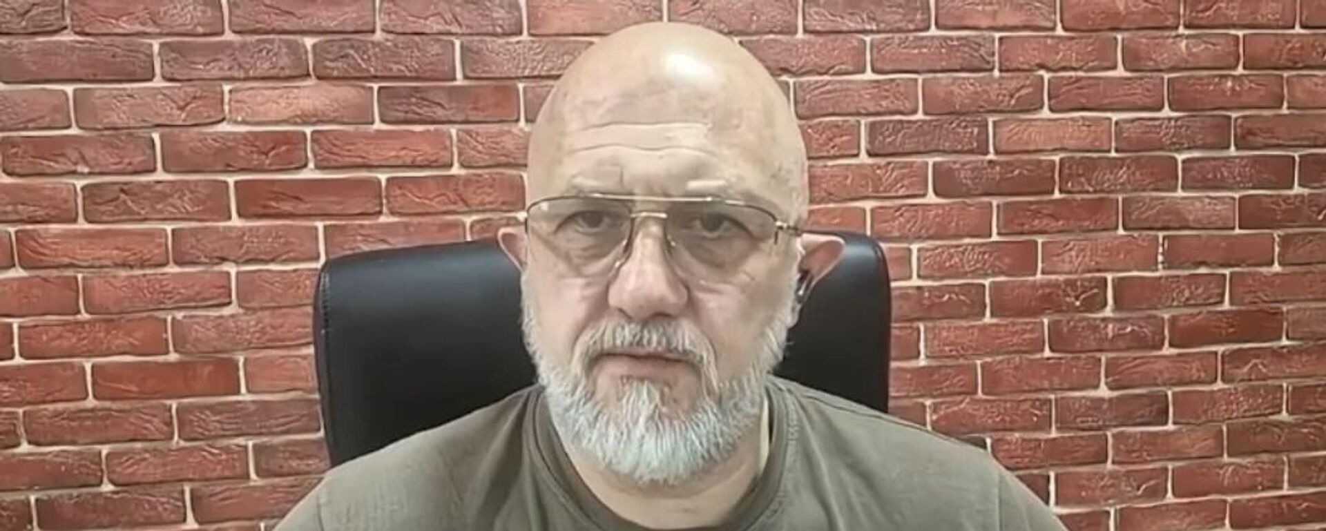 Михайлов: почему Латвия выглядит нелепо со своими зубами дракона на границе - Sputnik Латвия, 1920, 29.05.2026