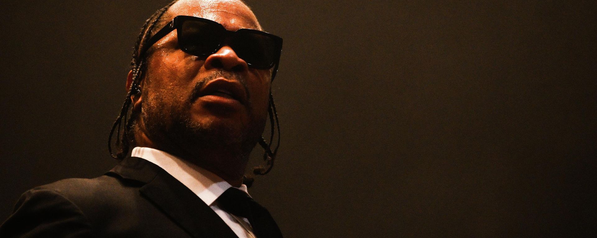 Американский рэпер Xzibit выступает на площадке VK Stadium в Москве - Sputnik Латвия, 1920, 10.06.2026