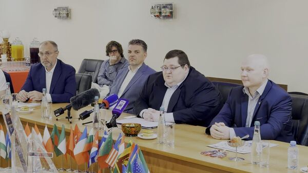 Первая встреча с новым главой Россотрудничества Игорем Чайкой  - Sputnik Латвия