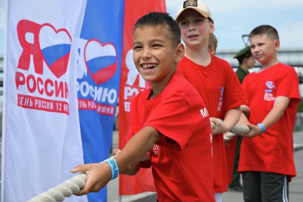 Празднование Дня России в Новосибирске - Sputnik Латвия