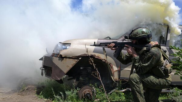 Боевое слаживание бойцов 25-й армии группировки войск Запад - Sputnik Латвия