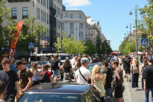 В субботу, 20 июня, в Вильнюсе прошла выставка необычных авто Vilnius Motor Fest 2026. - Sputnik Латвия