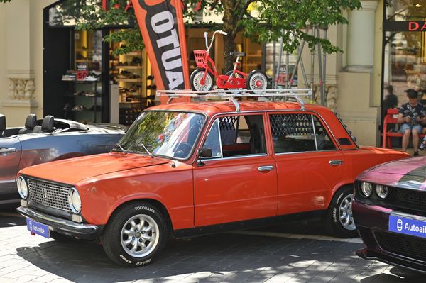 Всего было представлено более 200 эксклюзивных автомобилей и гоночных машин. - Sputnik Латвия