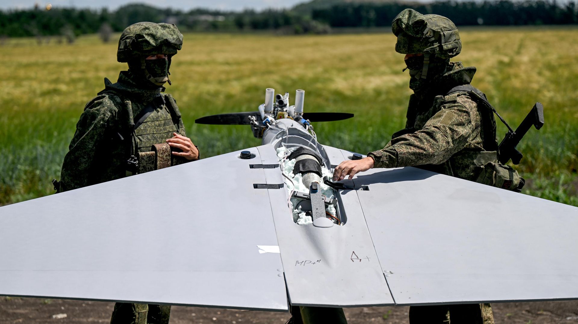Боевая работа расчета БПЛА БМ-70 ВС России в зоне СВО - Sputnik Латвия, 1920, 07.07.2026