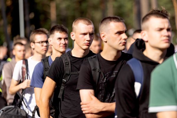 На фото: новобранцы на военной базе в Адажи - Sputnik Латвия