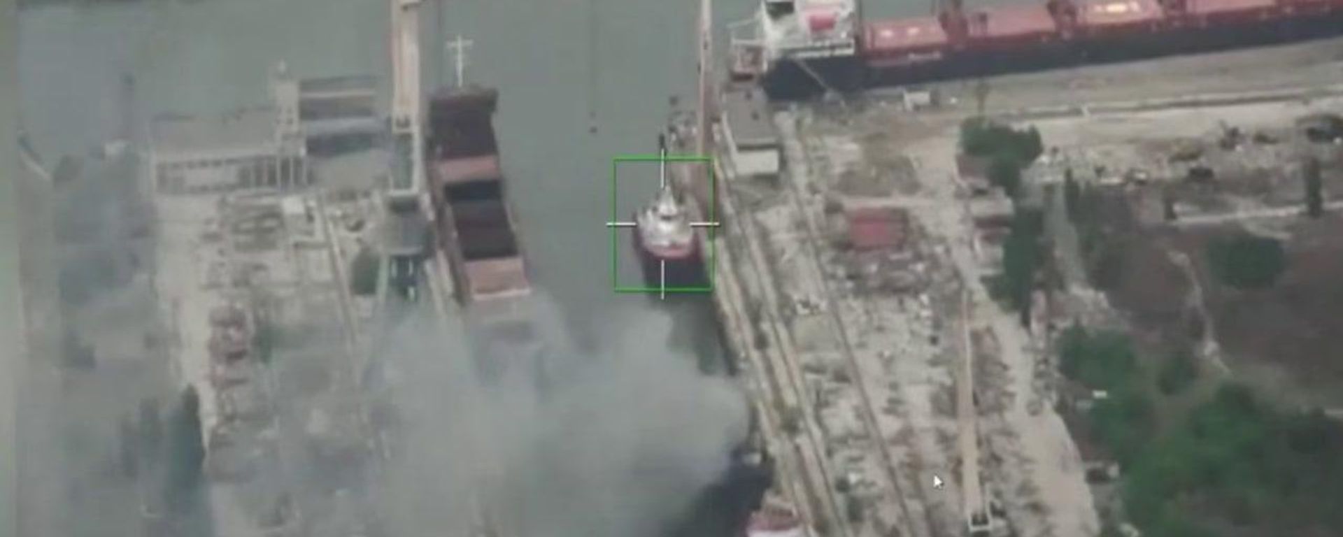 Российские военные поразили морской сухогруз и два буксира в порту Николаева - Sputnik Латвия, 1920, 25.07.2026
