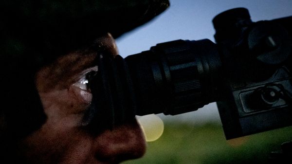 Боевое дежурство пункта воздушного наблюдения БАРС Курск на Сумском направлении СВО - Sputnik Латвия