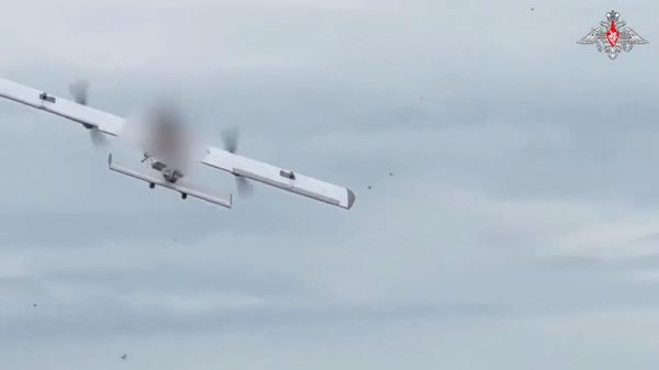 Кадры взятия под контроль населенного пункта Черняков в Харьковской области - Sputnik Латвия