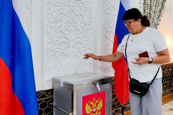 Голосование на выборах в Госдуму РФ в Узбекистане - Sputnik Латвия
