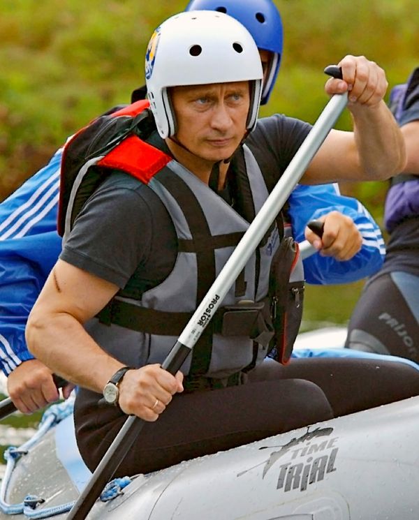 Президент РФ Владимир Путин во время краткосрочного отпуска в Алтайском крае - Sputnik Латвия