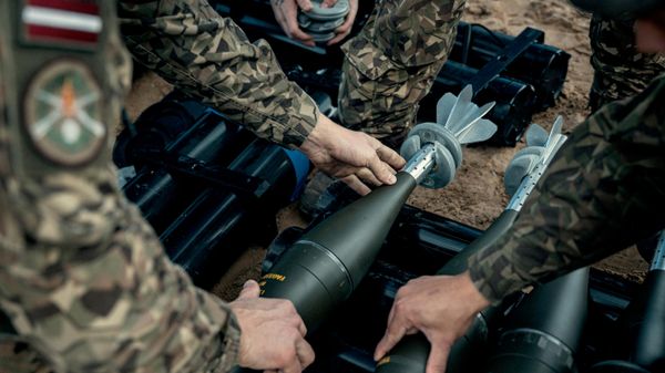Латвийские военнослужащие на учениях - Sputnik Латвия