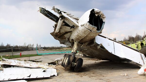 Обломки польского правительственного самолета Ту-154 - Sputnik Латвия