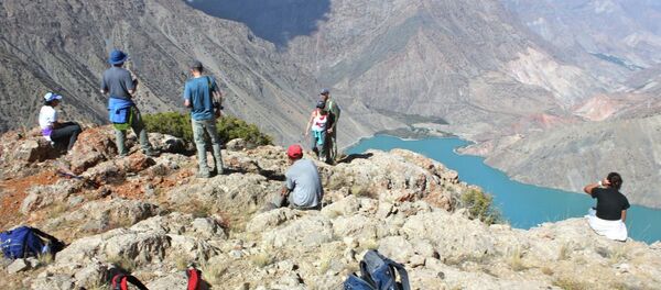 Иностранные туристы в Таджикистане. Архивное фото - Sputnik Латвия