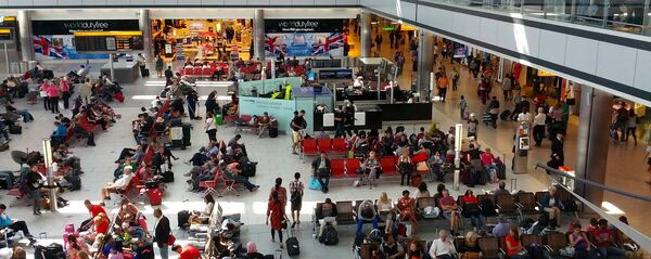 Аэропорт Хитроу  в Лондоне Аэропорт Хитроу  в Лондоне - Sputnik Latvija