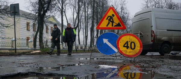 Дорожные работы во Пскове идут полным ходом - Sputnik Латвия