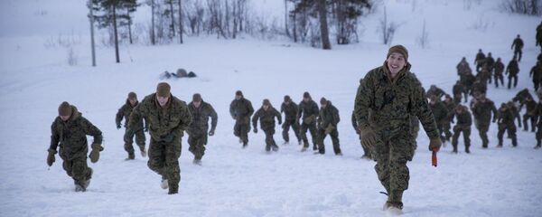 Американские морские пехотинцы во время тренировочных занятий в Норвегии - Sputnik Латвия
