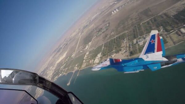 Русские витязи в Бахрейне - пилотаж от первого лица - Sputnik Латвия