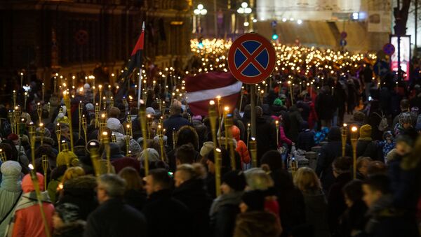 Факельное шествие 18 ноября в Риге - Sputnik Latvija