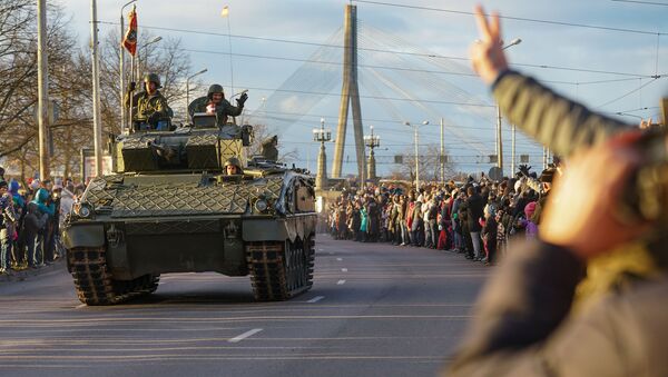 Военный парад в честь столетия Латвии - Sputnik Latvija