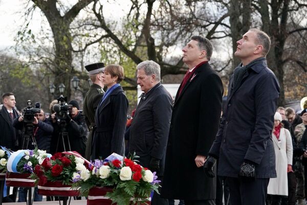 В день столетия Латвии стесняйтесь говорить по-русски - Sputnik Латвия