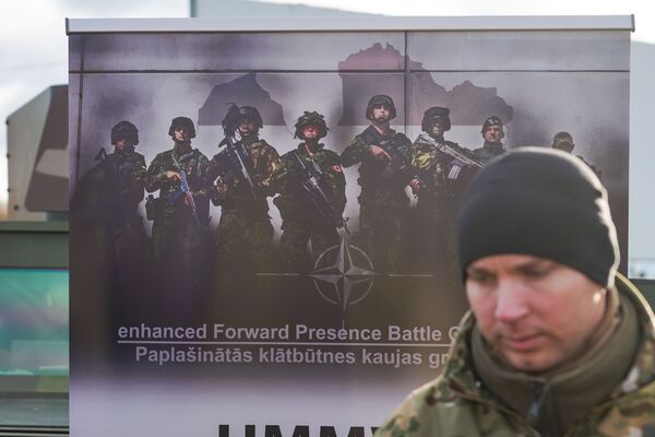 В день столетия Латвии стесняйтесь говорить по-русски - Sputnik Латвия