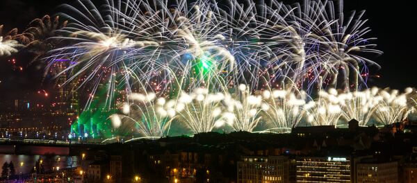 Салют в честь столетия Латвии - Sputnik Latvija