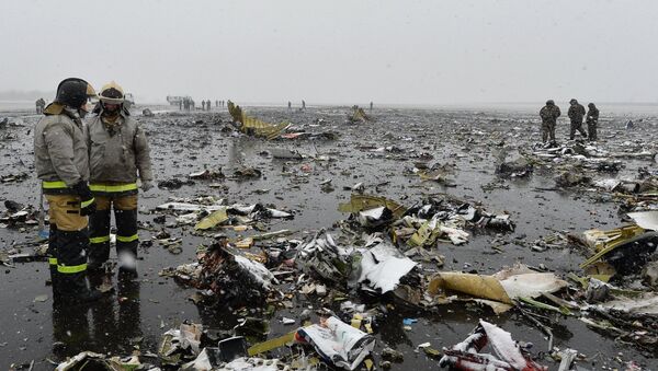 Пассажирский самолет Boeing-737-800 разбился при посадке в аэропорту Ростова-на-Дону - Sputnik Latvija