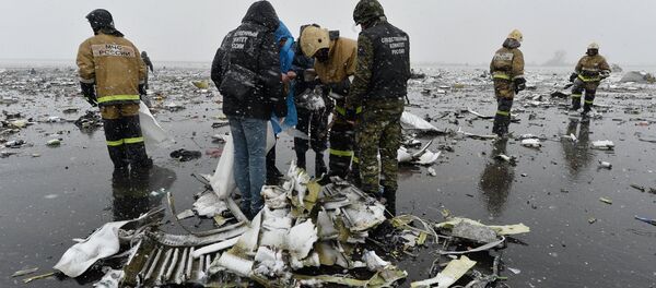 Пассажирский самолет Boeing-737-800 разбился при посадке в аэропорту Ростова-на-Дону Пассажирский самолет Boeing-737-800 разбился при посадке в аэропорту Ростова-на-Дону - Sputnik Латвия