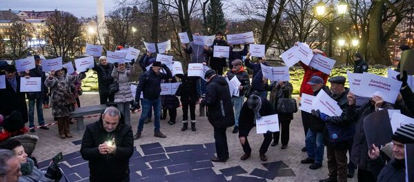 Флешмоб в защиту образования на Бастионной горке в Риге Флешмоб в защиту образования на Бастионной горке в Риге - Sputnik Латвия