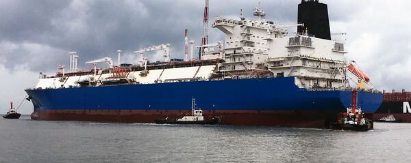 Плавучая регазификационная установка Маршал Василевский - Sputnik Latvija