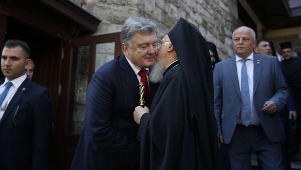 Президент Украины Петр Порошенко и Вселенский патриарх Варфоломей в Стамбуле. 3 ноября 2018 - Sputnik Латвия