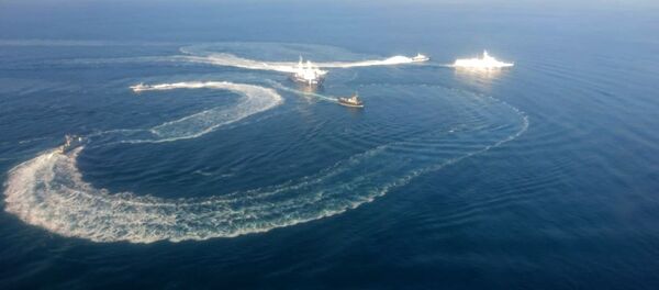 Три корабля ВМС Украины пересекли российскую границу Три корабля ВМС Украины пересекли российскую границу - Sputnik Латвия