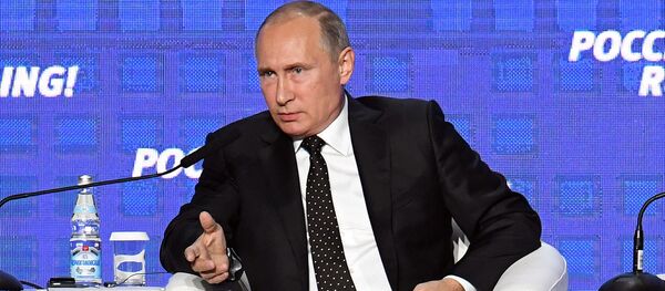 Путин пошутил про судьбу доллара в России - видео Путин пошутил про судьбу доллара в России - видео - Sputnik Latvija