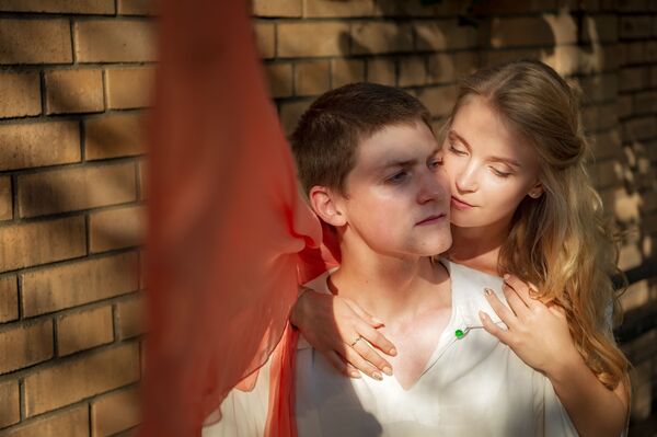 Уехать из Латвии, чтобы вернуться с Шекспиром: Джульетта ждет встречи с Ригой - Sputnik Латвия