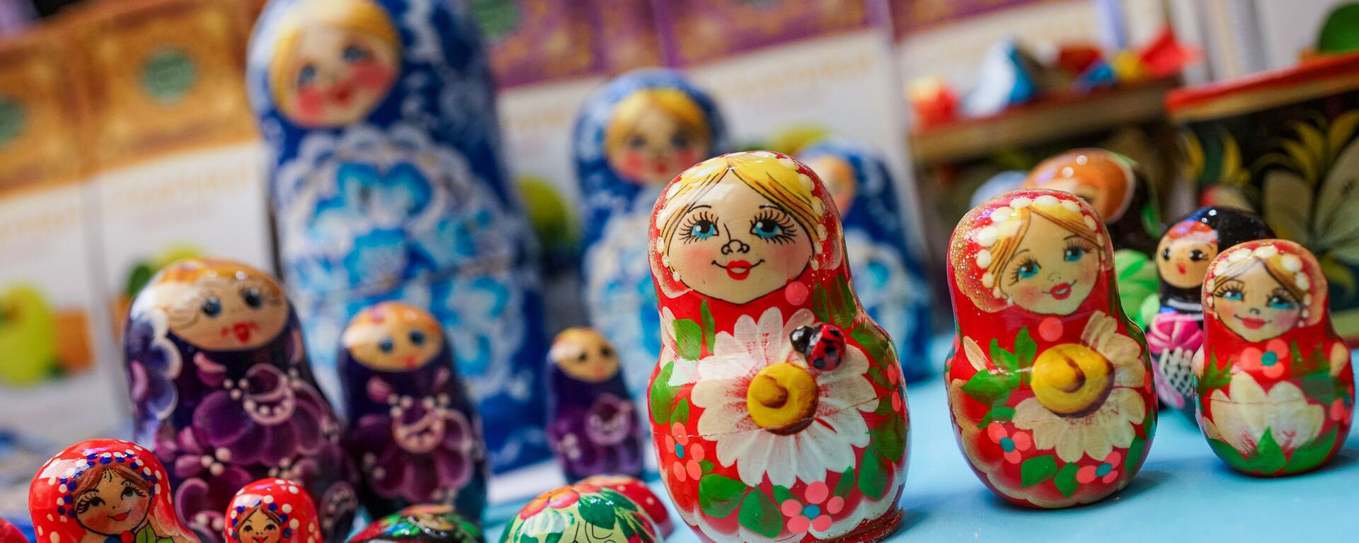Матрешки на российском стенде - Sputnik Латвия, 1920, 11.09.2025