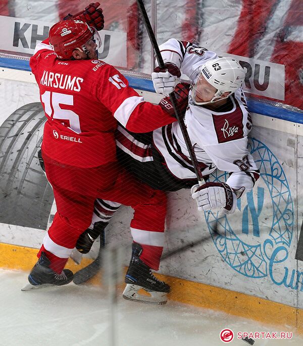 Динамовцы Риги впервые забросили за три игры, но все равно уступили - Sputnik Латвия