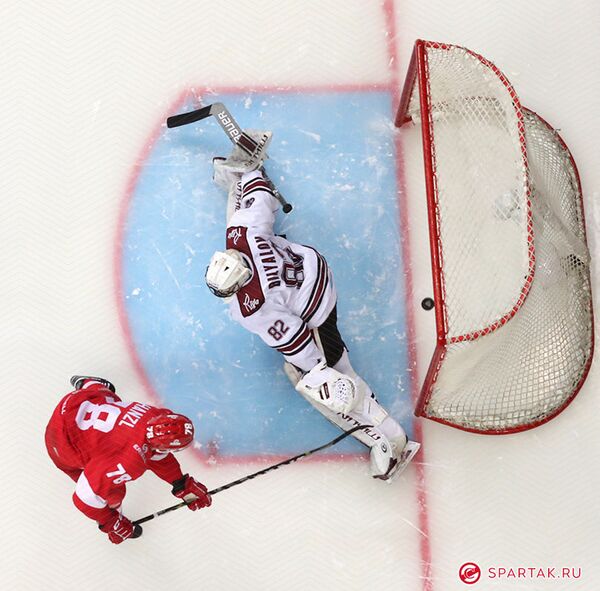 Динамовцы Риги впервые забросили за три игры, но все равно уступили - Sputnik Латвия