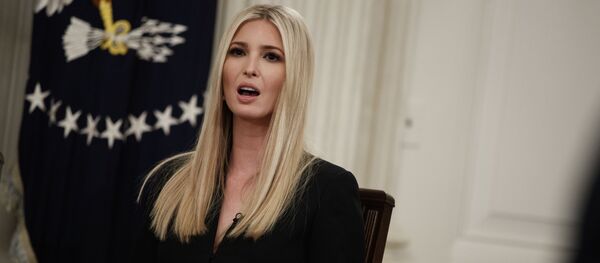 Дочь и советник президента США Иванка Трамп во время выступления в Белом доме  Дочь и советник президента США Иванка Трамп во время выступления в Белом доме  - Sputnik Latvija