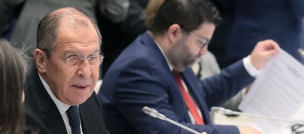 Министр иностранных дел РФ Сергей Лавров перед началом ежегодного заседания Совета министров иностранных дел (СМИД) ОБСЕ в Милане.  Министр иностранных дел РФ Сергей Лавров перед началом ежегодного заседания Совета министров иностранных дел (СМИД) ОБСЕ в Милане.  - Sputnik Latvija