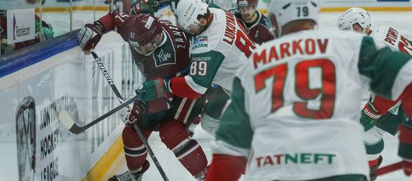 Защитник Ак Барса Андрей Марков в матче регулярного чемпионата КХЛ против Динамо (Рига) - Sputnik Латвия