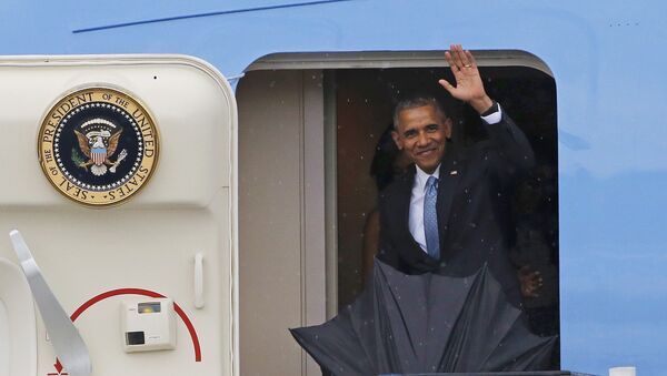 Президент США Барак Обама в аэропорту Гаваны - Sputnik Латвия