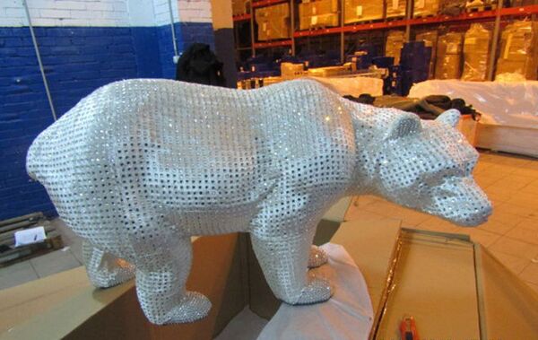 В Ивангороде задержали тонну елочных украшений из Латвии - Sputnik Латвия