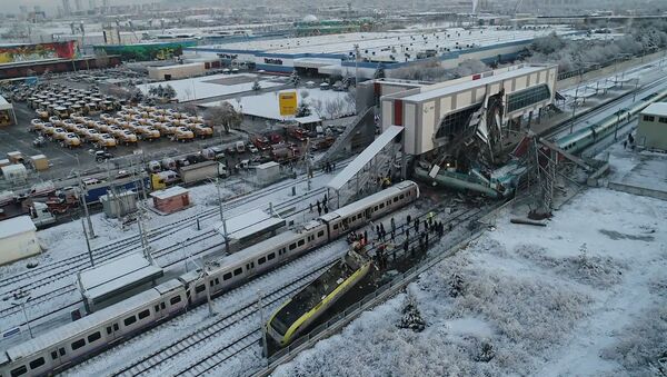 В Анкаре потерпел крушение скоростной поезд - Sputnik Latvija