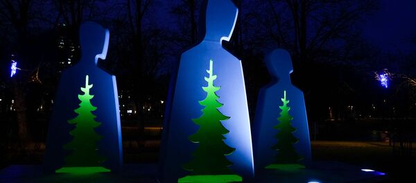 Путь рождественских елок: как современное искусство разрушает стереотипы Путь рождественских елок: как современное искусство разрушает стереотипы - Sputnik Латвия