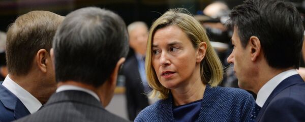 Верховный представитель Европейского союза по иностранным делам и политике безопасности Европейского Союза Федерика Могерини на саммите ЕС в Брюсселе Верховный представитель Европейского союза по иностранным делам и политике безопасности Европейского Союза Федерика Могерини на саммите ЕС в Брюсселе - Sputnik Latvija