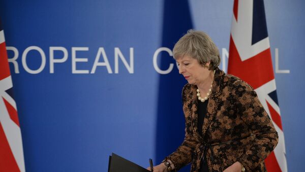 Премьер-министр Великобритании Тереза Мэй во время пресс-конференции на саммите ЕС в Брюсселе - Sputnik Латвия