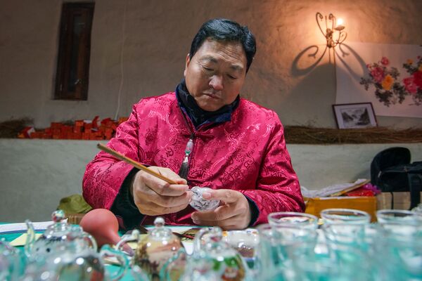 Как Китай переехал в Балтию: Пакруойская усадьба и ее контрасты - Sputnik Латвия