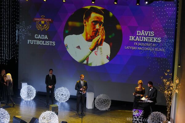 Давис Икауниекс впервые признан лучшим футболистом Латвии - Sputnik Латвия
