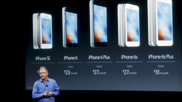 Apple представила iPhone SE - Sputnik Латвия